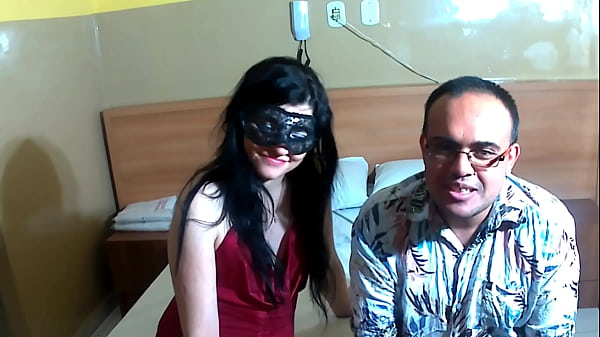 Novinha trai marid&atilde;o