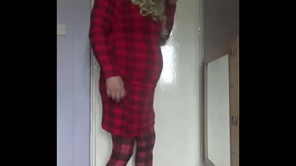 Come film me while i swallow your pee for the w...