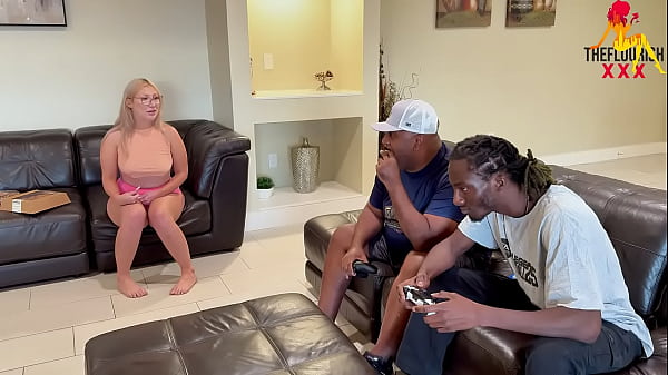 Veronica Cruz the Squirting Pie Girl gets BBC Threesome