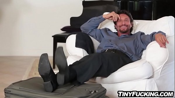 Petite babe in suitcase WTF fucks some big cock