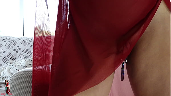Arabic girl wants two hands in her own ass