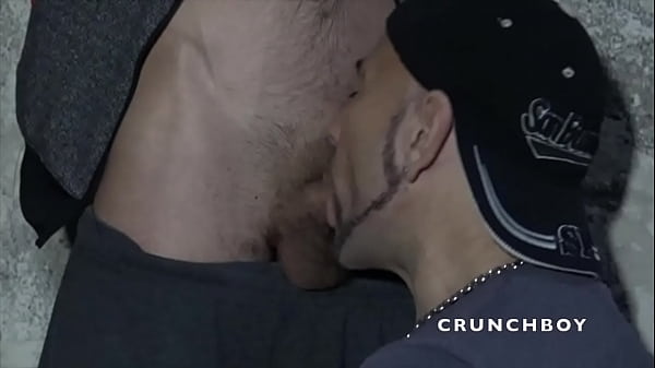 chupando meninos búlgaros retos em buracos de glória