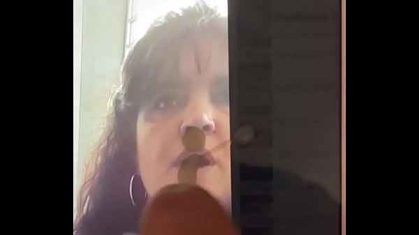 Ein Weiteres Cumshot-Tribute-Video Über Das Gesicht Und Die Vollen Lippen Der Göttinnenfrau Anna
