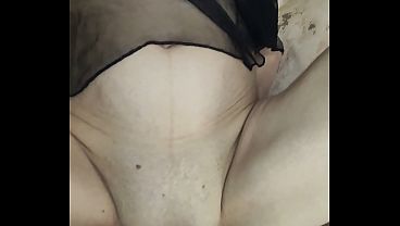 A mature couple makes a clumsy homemade porno