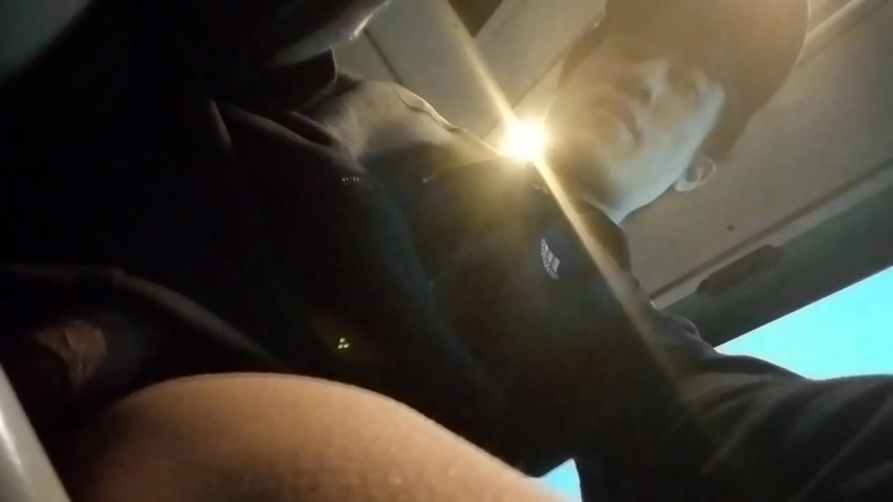 El chico en el autobús muestra su polla incircuncisa asomando por debajo de sus pantalones cortos demasiado cortos, haciendo bolas discretamente, dejando al descubierto tímidamente su prepucio, su glande, la punta de su suave y sexy pene.
                   public bus autobus freeball gay bus bus sex sex bus bus gay dick bus bus dick bus boy cock bus バス bus twink penis bus bus cock bus penis बस حافلة 公共汽车 muchos negros