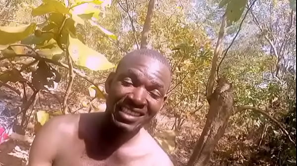 Fui na vizinha e ela estava deitada no sof&aacute; s&oacute; de calcinha vermelha - parte 4 oral final