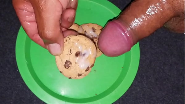 Download Video - Chocolate chip cookies with a my Creamy Cum glace for a delicious snack&period;