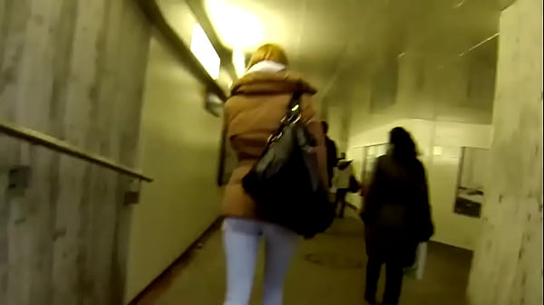 Candid Ass in tight jeans