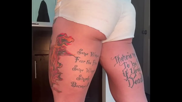 LOIRA GOSTOSA SENDO ARROMBADA PELO Pau Gigante do Ed Junior