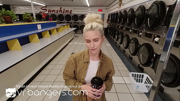 VR BANGERS Petite Teen Kiara Cole Gets Caught Naked In Public Laundry
