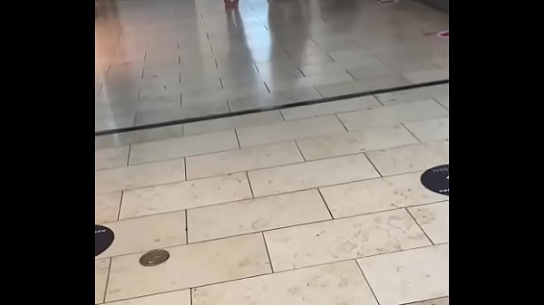 Nice ass pendejas in the mall