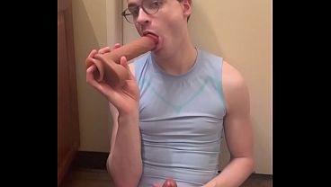Download Video - Slutty Twink Can&rsquo;t Get Enough of Sucking His Big Dildo&excl;
