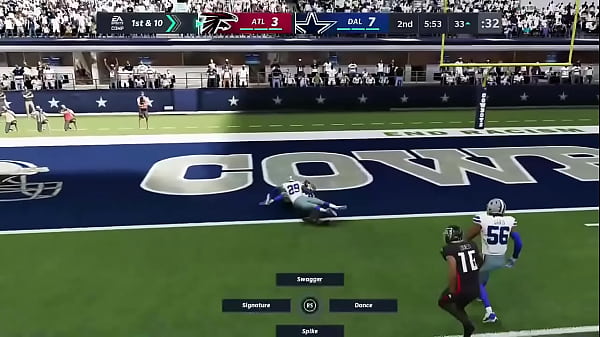 Sexy Mitch Throws DIME For a TD