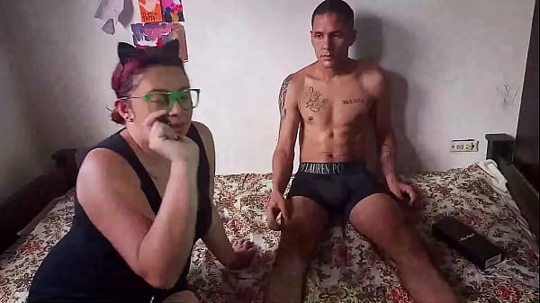 Download Video - contrato una profesora para que me ense&ntilde;e a usar juguetes sexuales con mi novia para el dia de san valentin pero termino follandome a la maestra sin condon y creo que la embarazo
