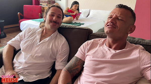 Chupei Muita Pica no Glory Hole na festa do Casal Doidera pro meu marido corno ver