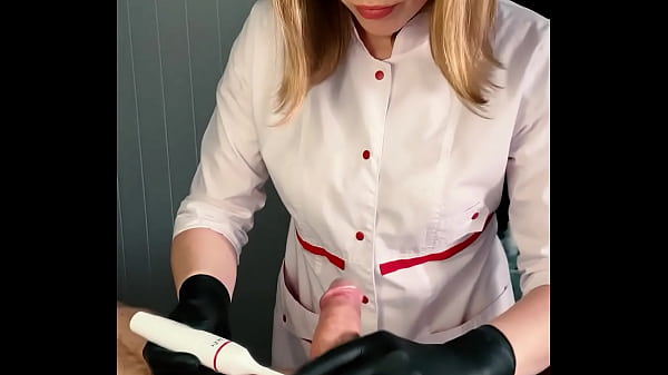 The client couldn't take it anymore and CUM vigorously during the procedure. With English subtitles