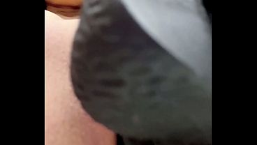 Ártatlan fiatal lány szűk pinája elélvezésig dugnak