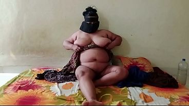 This stepmom is a hot ass milf who likes to share the bed