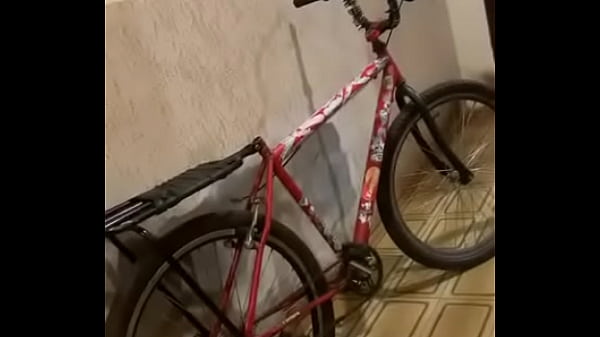 Novinha com cabelo vermelho