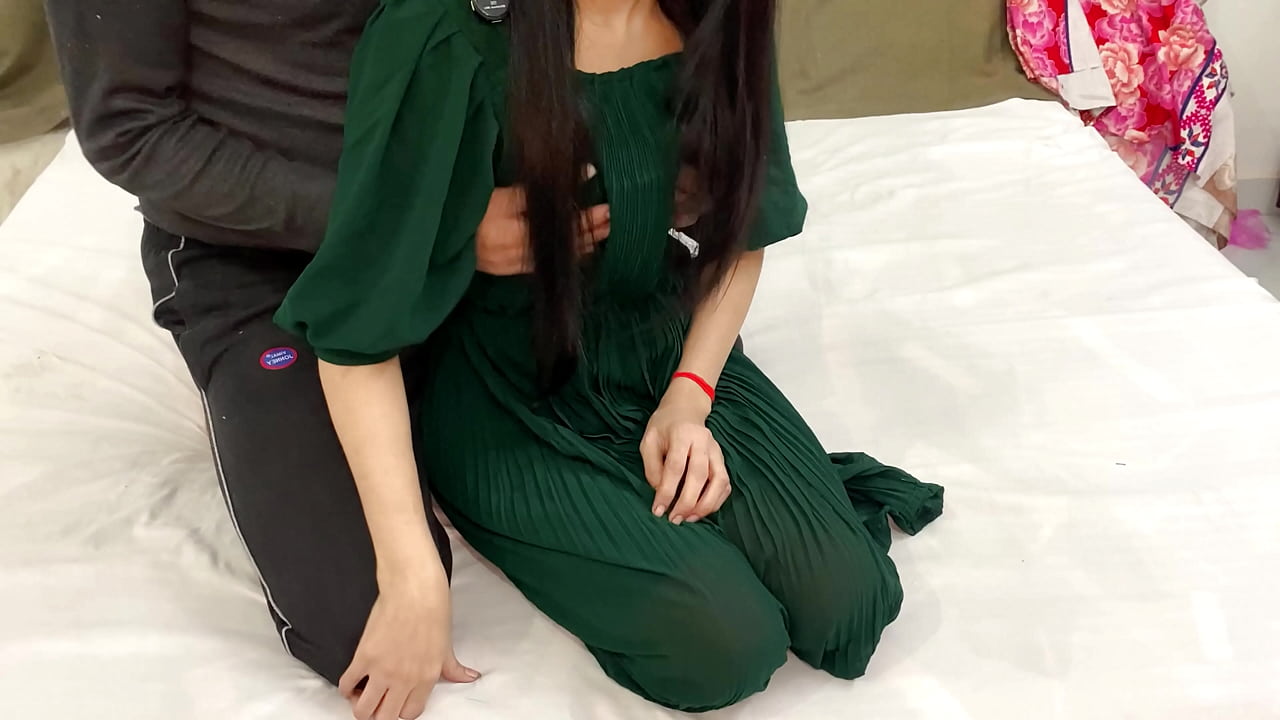 Indian bhabhi's ass fucking on Christmas turned New Year into anal