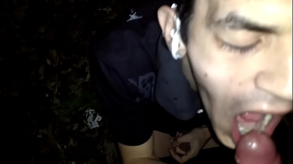 Download Video - Enchendo a boca do puto de leite
