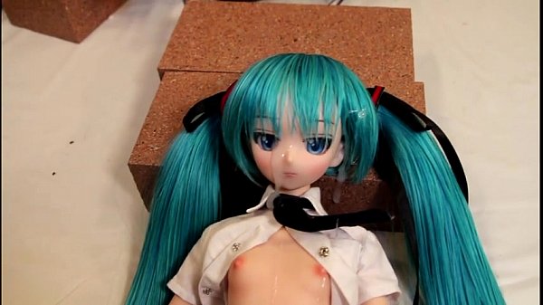 Miku Dollfie Bukkake Série 4