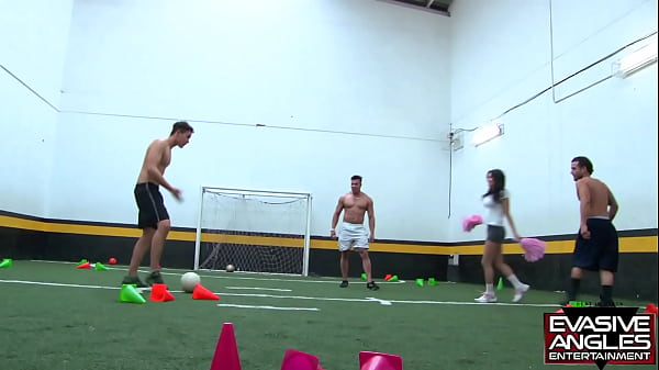 Futbolista Colombiana Andrea Johana Arma Org�a Grupal Despu�s Del Partido