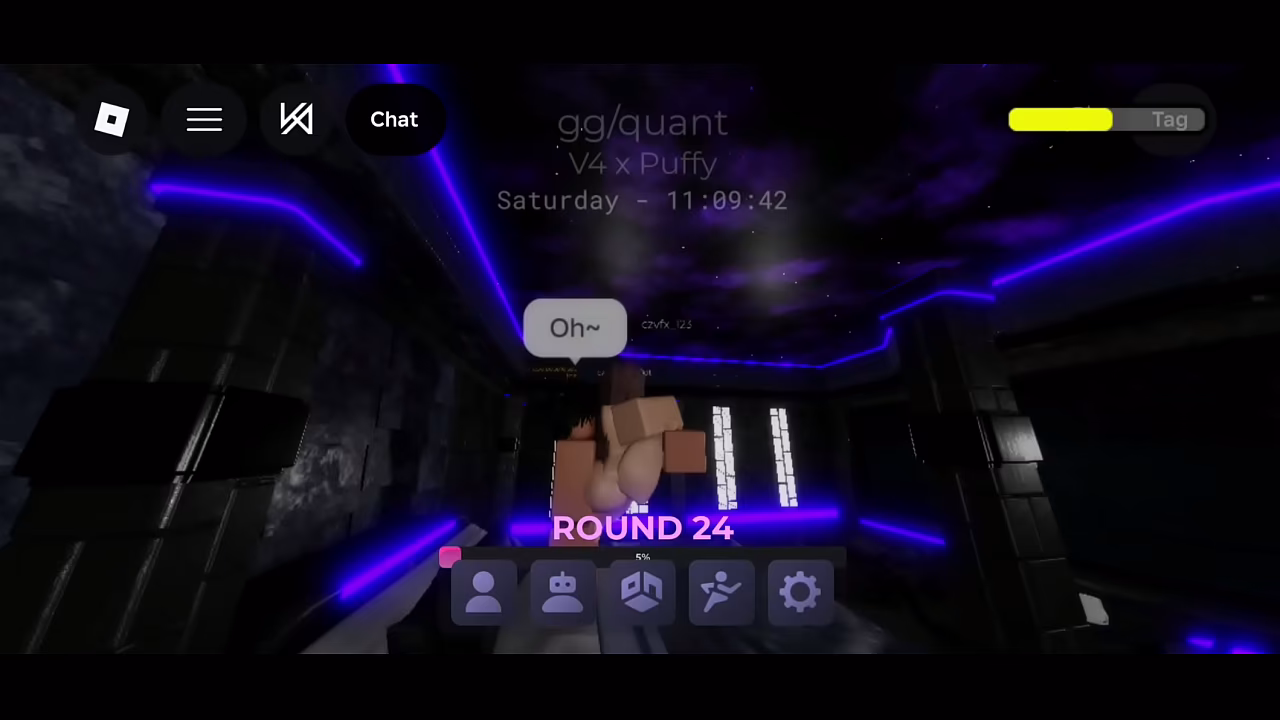 A pretty popular girl gets fucked by her own classmate (Roblox)