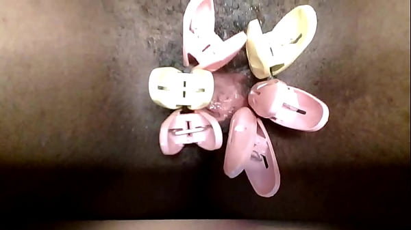 Download Video - Cyndy Blackslave - Pussy closeup - Clamps