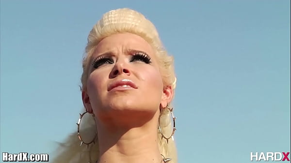 HardX Anikka Albrite in Cum Extraction