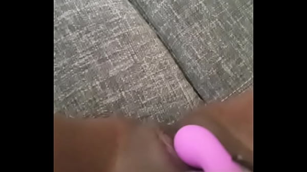 Se Masturber Sur Le Canapé