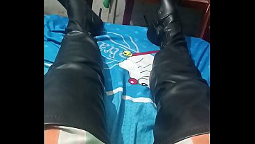 Thigh high boots 33 sec