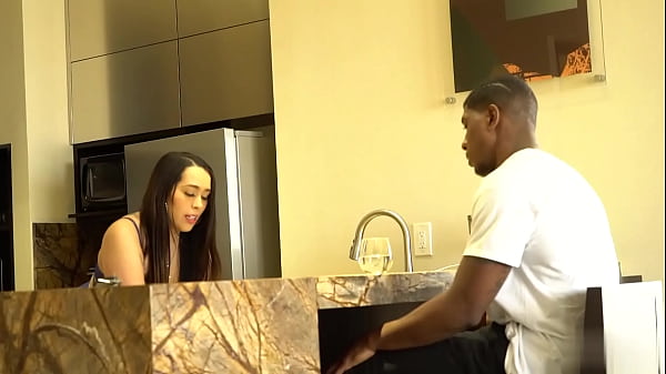 AMAZING BODY Milf cheats on Athlete Husband with TEAMMATE