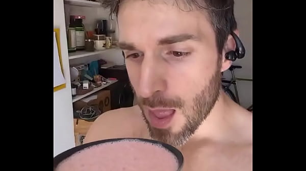 q rico. licuado de durazno y frutilla (fresas)