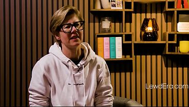 Pornstar besties talk about pornstar parties - Lana Smalls, Scarlet Skies