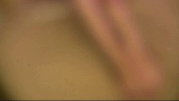 ARREGOU NO ANAL - Novinha quase n&atilde;o aguentou o anal com neg&atilde;o pirocudo