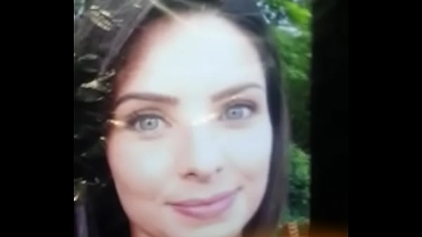 Download Video - Homenagem punhetando gostoso para a linda da tv