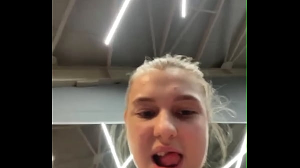 Bbw girl training in the gym