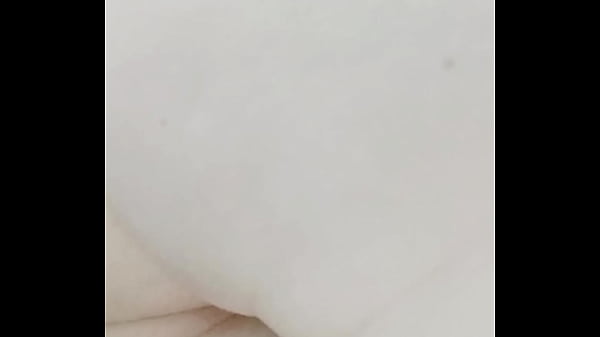 Culona incinta, con la fica pelosa.