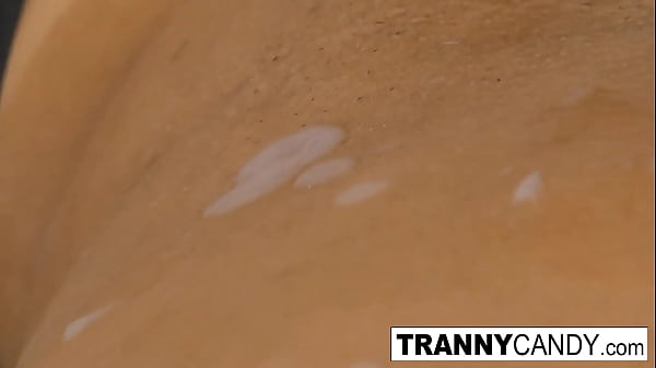 Download Video - Vitoria Neves dildos her trans asshole