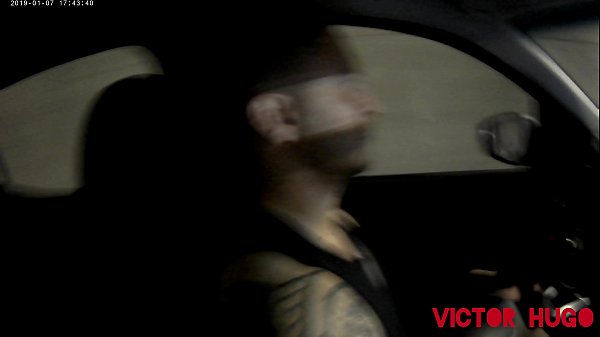 Whore in the car during a trip to the beach