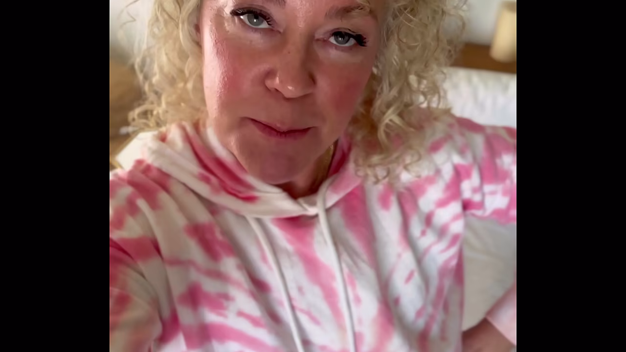 step Mommy Squats '_N Fucks Your Cock