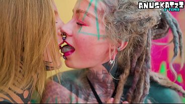 2 alt sluts anal playing with wild alien dildos