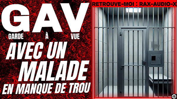 Un bobo se fais humilier et souillé par son cod...