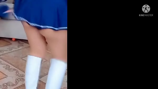 ECUADOR UNDER THE SKIRT (U.E.E.M.C.)