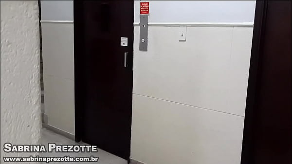 THE PIZZA DELIVERY MEN - THE PIZZA DELIVERY, Sabrina Prezotte, Paloma Veiga, Max pissed off Karioca. Transvestites fucking with Carioca delivery boy. SUBSCRIBE TO MY CHANNELS FOR FULL VIDEOS.