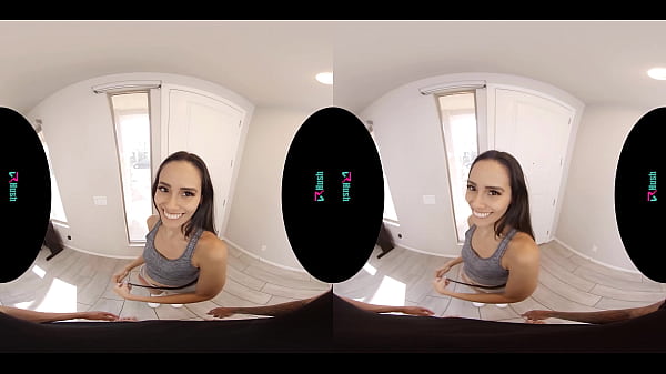 Download Video - VRHUSH Andreina De Luxe stops by to show off her moves