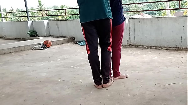 Neighbor's beautiful wife standing on the terrace was and then pained by her nose XXX Bhabhi Sex