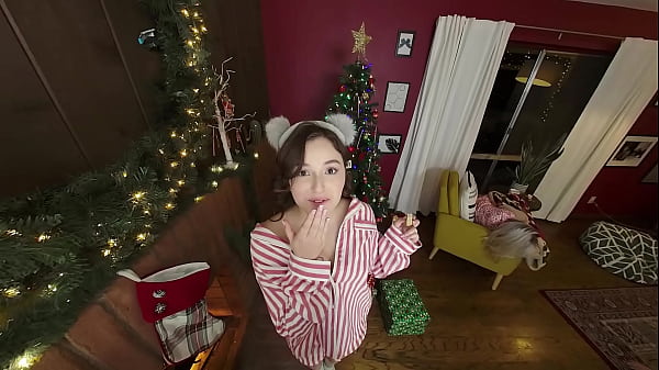 VR Bangers: Three Teen Babes Suck and Fuck Santa’s Huge Cock in Hardcore Bisexual Christmas Foursome