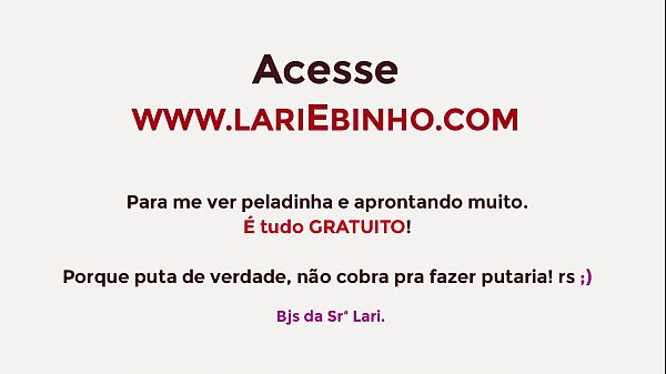 Download Video - Esposa com tes&atilde;o passando hidratante e alisando a bucetinha&period; &Eacute; uma Hotwife muito safada&comma; mostrando bem de perto o bucet&atilde;o&excl;